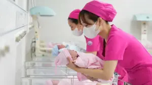 Áp lực mua nhà, nuôi con khiến người trẻ TP HCM ngại đẻ