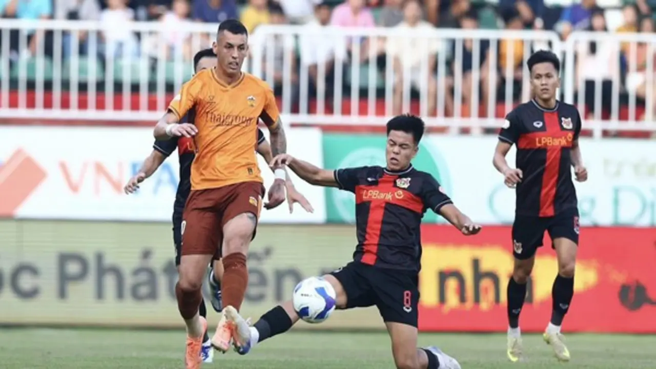 Bảng xếp hạng V-League mới nhất: Thanh Hóa ‘dìm’ HAGL xuống gần đáy, đội HLV Popov vẫn tốp 2 nhưng...