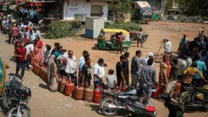 Bão giá gas buộc lao động Ấn Độ 'bỏ phố về quê'