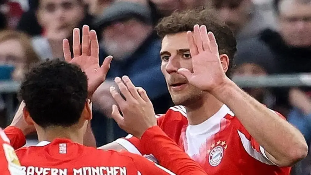 Bayern phá kỷ lục ghi bàn 54 năm ở Bundesliga