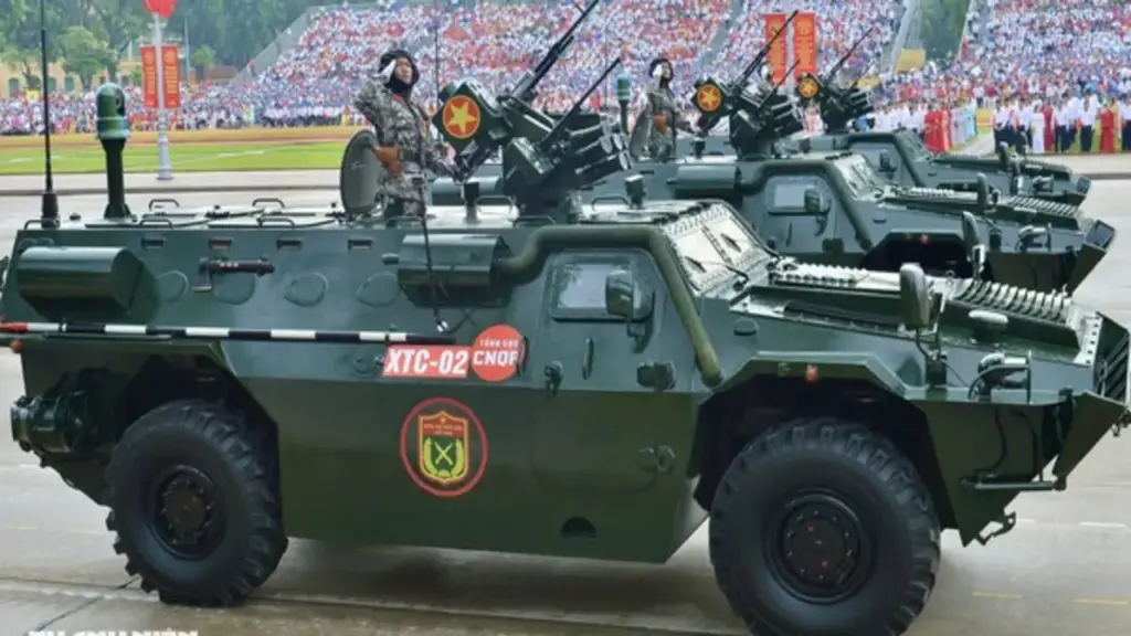 Bộ Quốc phòng chỉ đạo đẩy nhanh tiến độ sản xuất hàng loạt xe quân sự