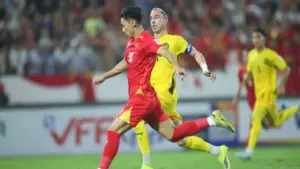 Bộ trưởng Malaysia lên tiếng sau cú sốc đội tuyển rớt hạng FIFA, làm sao bắt kịp Việt Nam?