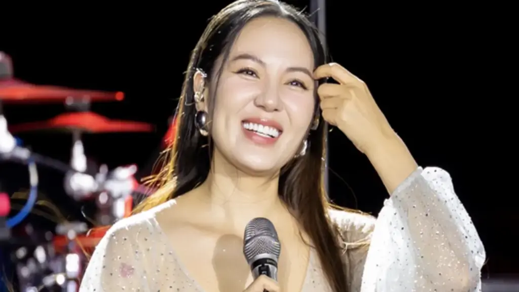 Ca sĩ Phương Linh làm rõ thông tin liên quan tới Hòa Minzy