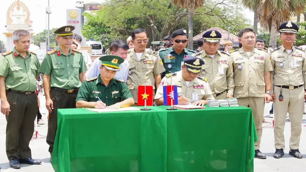 Campuchia trao trả 73 người lao động bất hợp pháp, có người bị truy nã