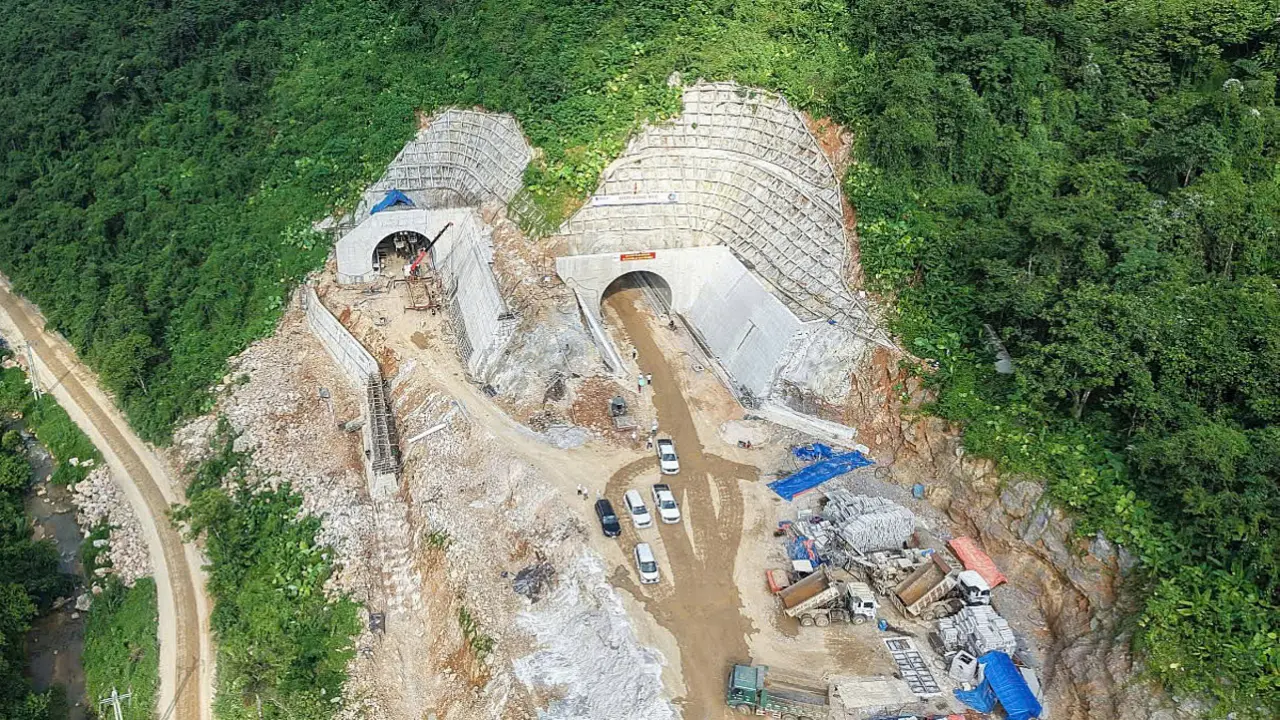 Cao tốc Đồng Đăng - Trà Lĩnh nguy cơ dừng thi công vì bão giá