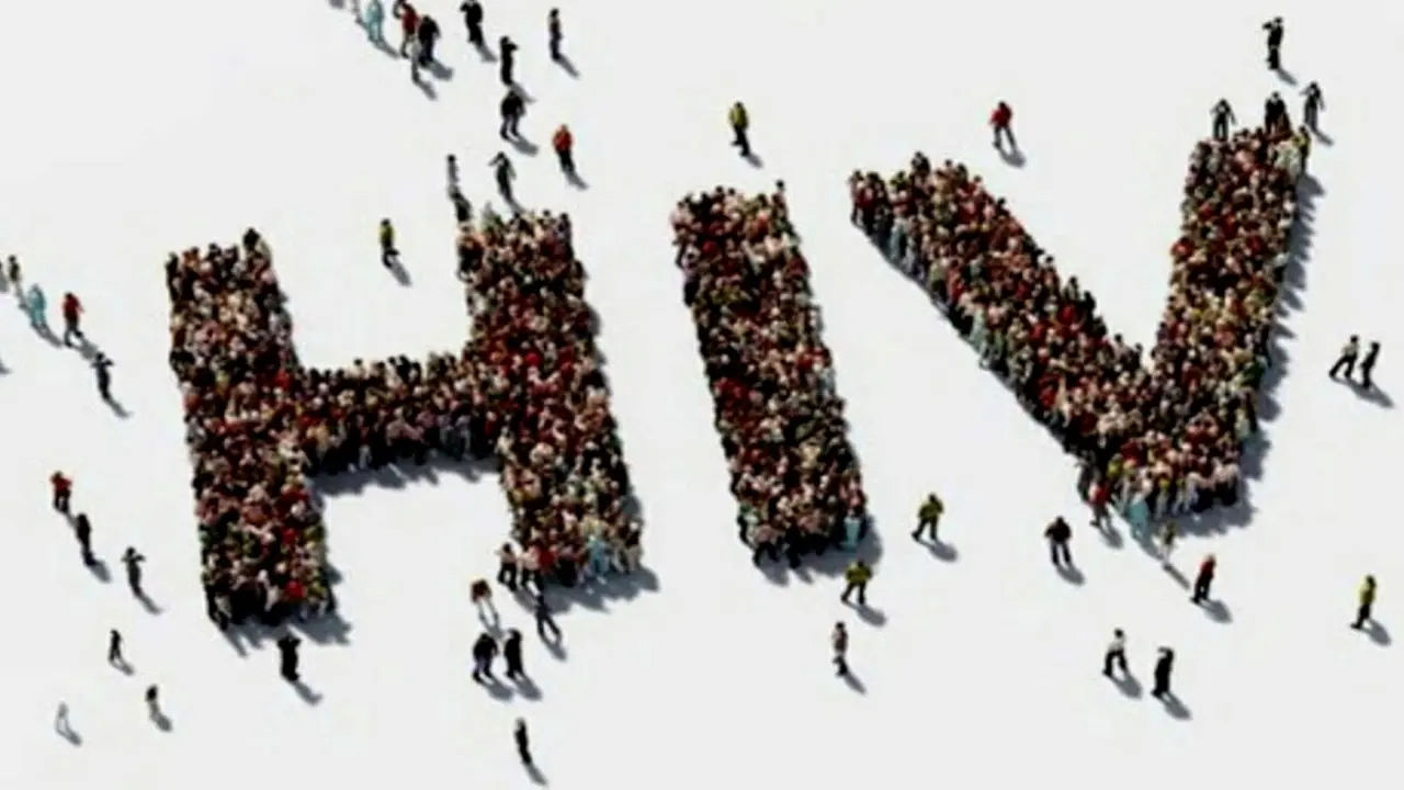 Chấm dứt hợp đồng lao động, gây khó khăn cho người nhiễm HIV sẽ bị xử phạt 10-20 triệu đồng