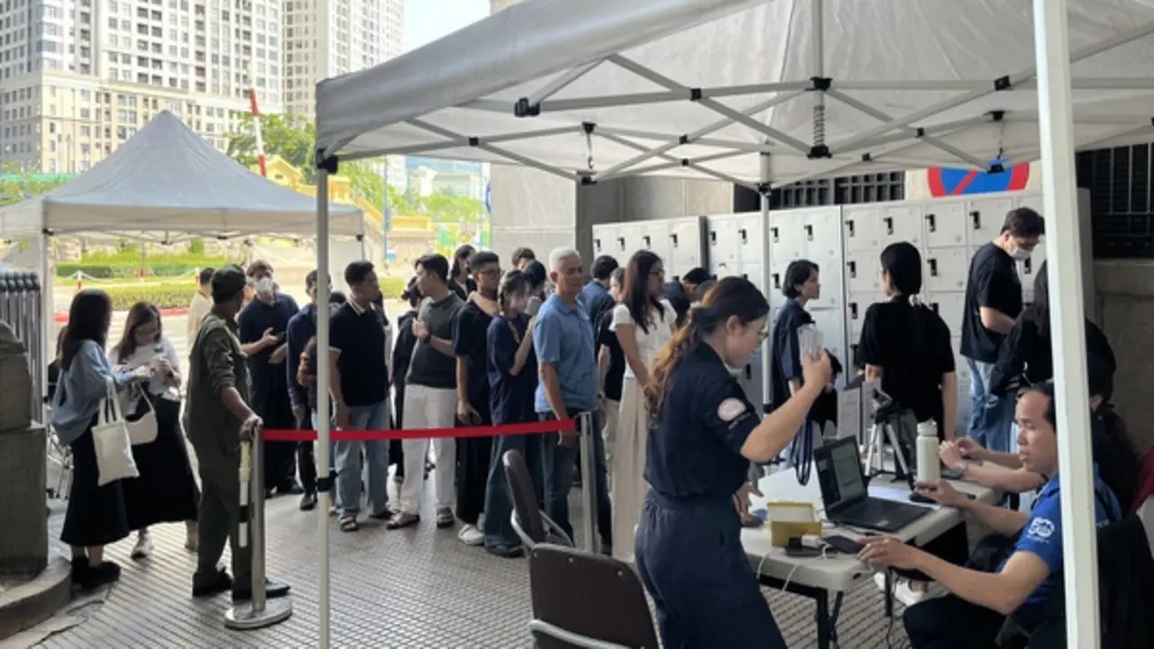 Chi phí du lịch leo thang: Nhiều người rủ nhau khám phá loạt điểm đến tại TP.HCM