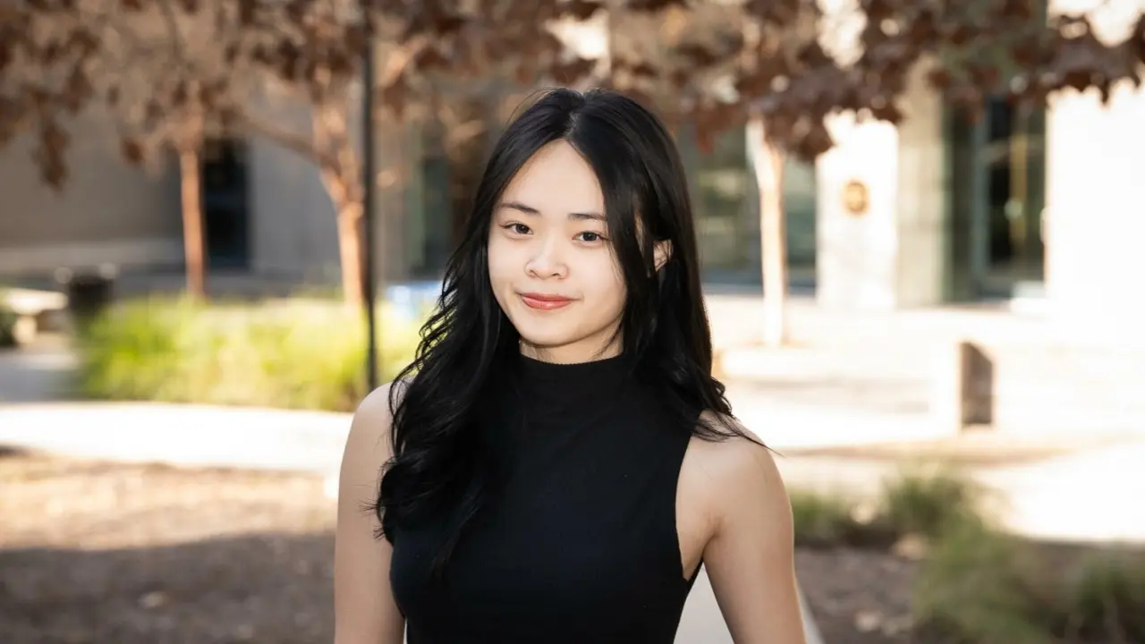 Cô gái Việt nhận cùng lúc 3 học bổng tiến sĩ Ivy League