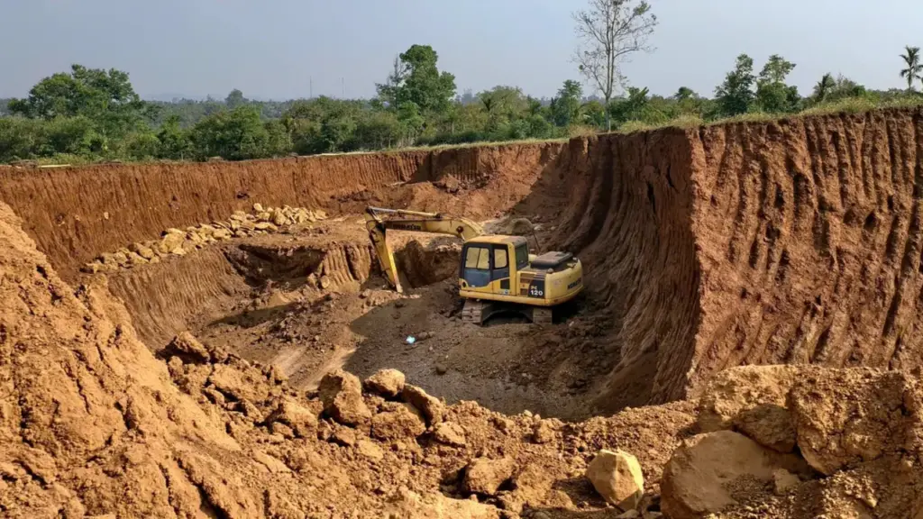 Công an tỉnh Đắk Lắk điều tra vụ múc đất nông nghiệp đem bán