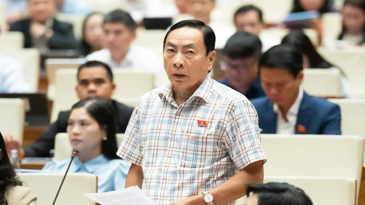 Đại biểu Quốc hội: Giãn dân, di dời trụ sở mới giải quyết triệt để ô nhiễm tại Hà Nội