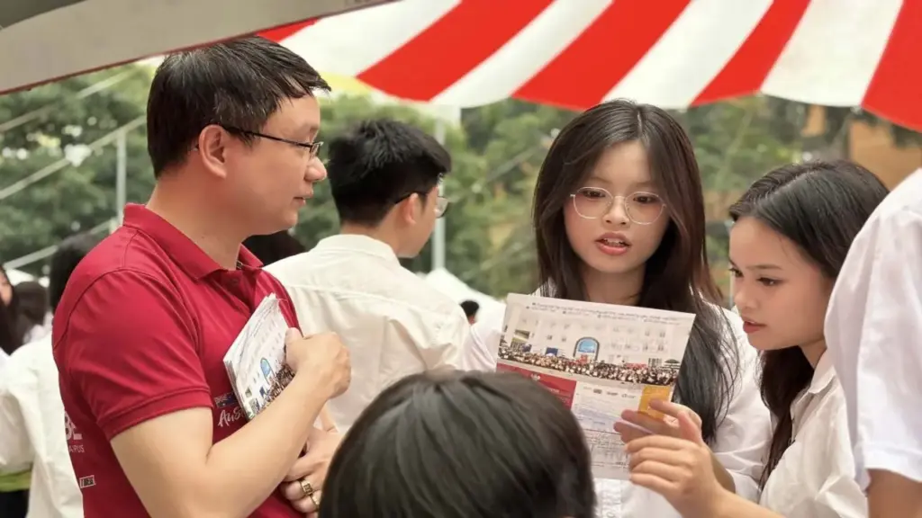 Đại học Hà Nội cộng điểm khuyến khích từ 6.0 IELTS