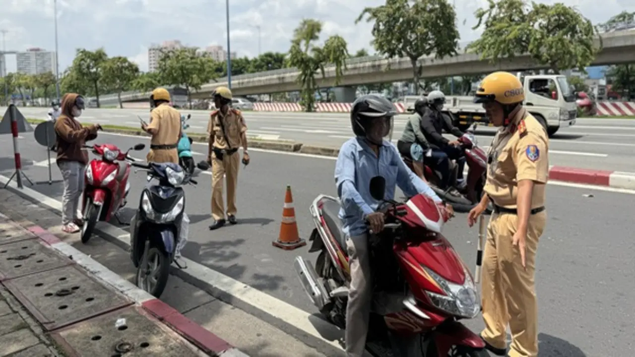 Đi vào đường không dành cho xe máy, có thể bị phạt 14 triệu đồng