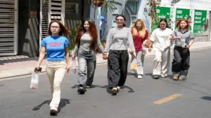 Đồ uống giải khát, kem sữa... 'sốt hàng' mùa nóng