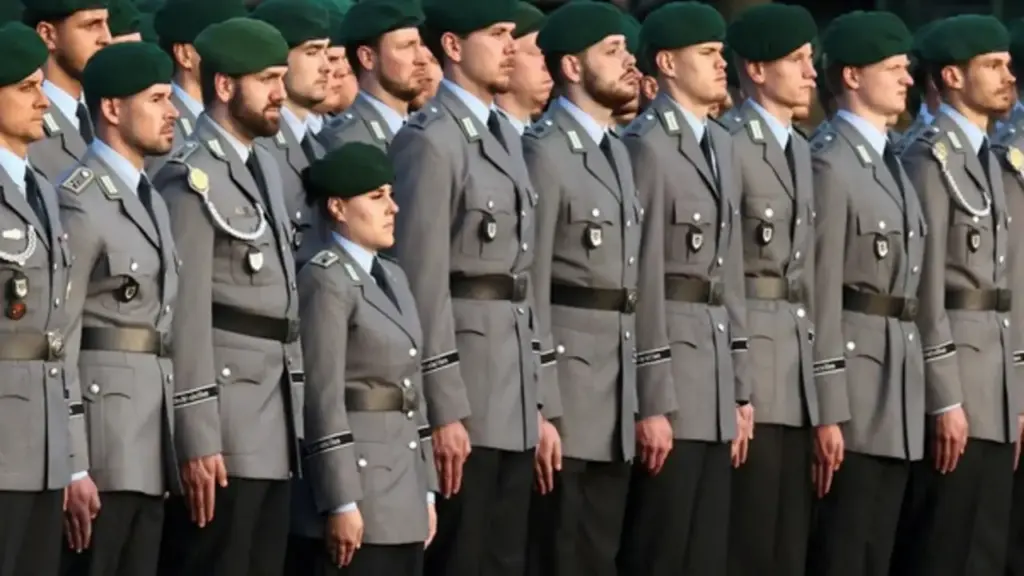 Đức làm rõ quy định đi nước ngoài đối với nam giới độ tuổi chiến đấu