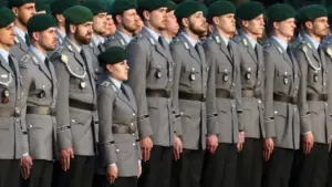 Đức làm rõ quy định đi nước ngoài đối với nam giới độ tuổi chiến đấu