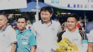 HLV Kim Sang Sik dự khán trận chung kết Giải bóng đá Thanh Niên sinh viên quốc tế