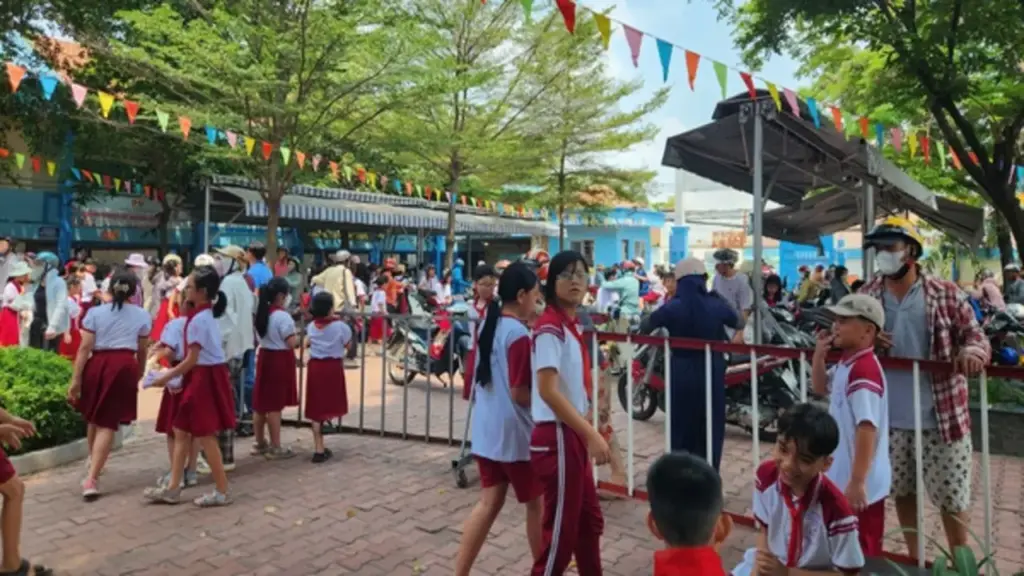 Học sinh Trường Bình Quới Tây nghi ngộ độc thực phẩm: Salmonella là gì, ủ bệnh bao lâu?