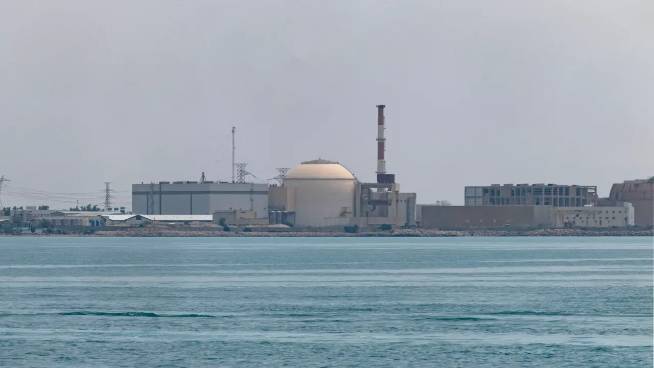 Iran tố Mỹ - Israel tập kích sát nhà máy điện hạt nhân