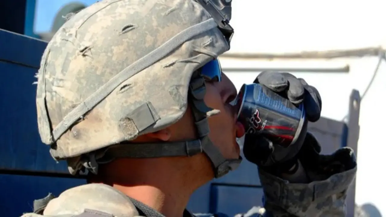 Lính Mỹ dùng gần 3,6 triệu lít cà phê, nhiều nicotine trong chiến dịch Iran