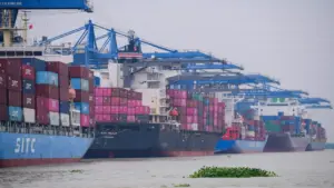 Nghịch lý xuất khẩu vật liệu xây dựng: Tiền cước cao hơn tiền hàng