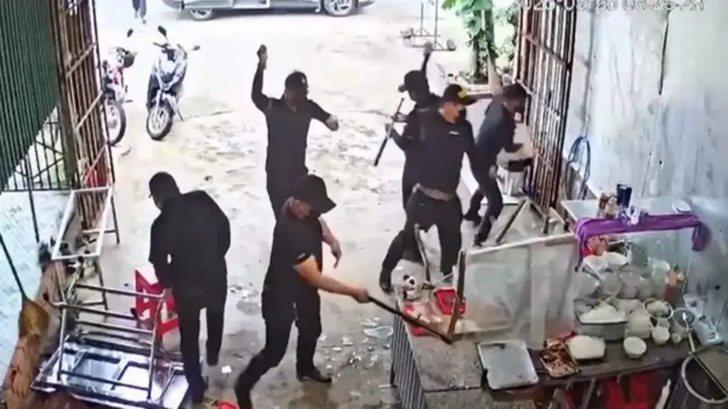 Nghiêm cấm đòi nợ bằng vũ lực, quấy rối, xúc phạm…