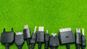 Những cổng sạc kỳ lạ từng xuất hiện trên điện thoại di động