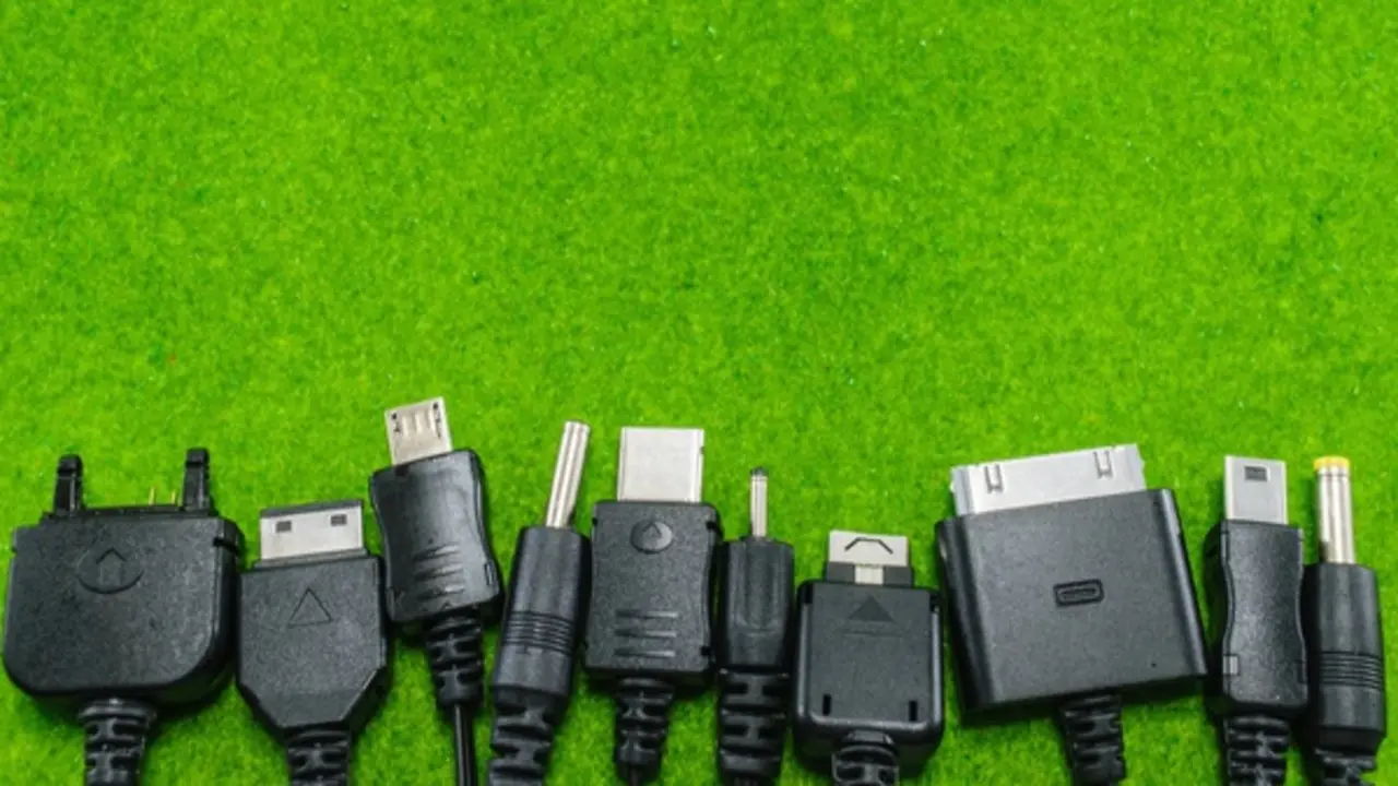 Những cổng sạc kỳ lạ từng xuất hiện trên điện thoại di động