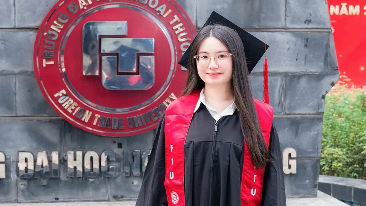 Nữ sinh dẫn đầu đợt tốt nghiệp sớm ở Ngoại thương sau nhiều năm 'về nhì'