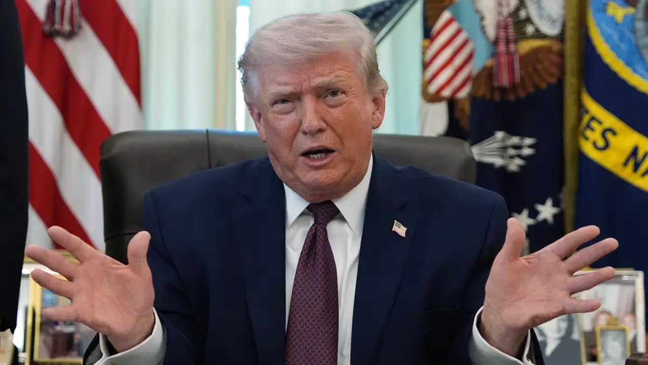 Ông Trump: Iran còn 48 giờ để mở cửa eo biển Hormuz