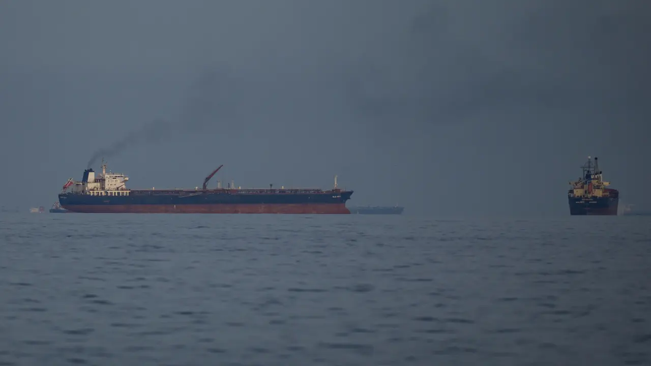 Ông Trump: Iran không được thu phí tàu đi qua eo biển Hormuz