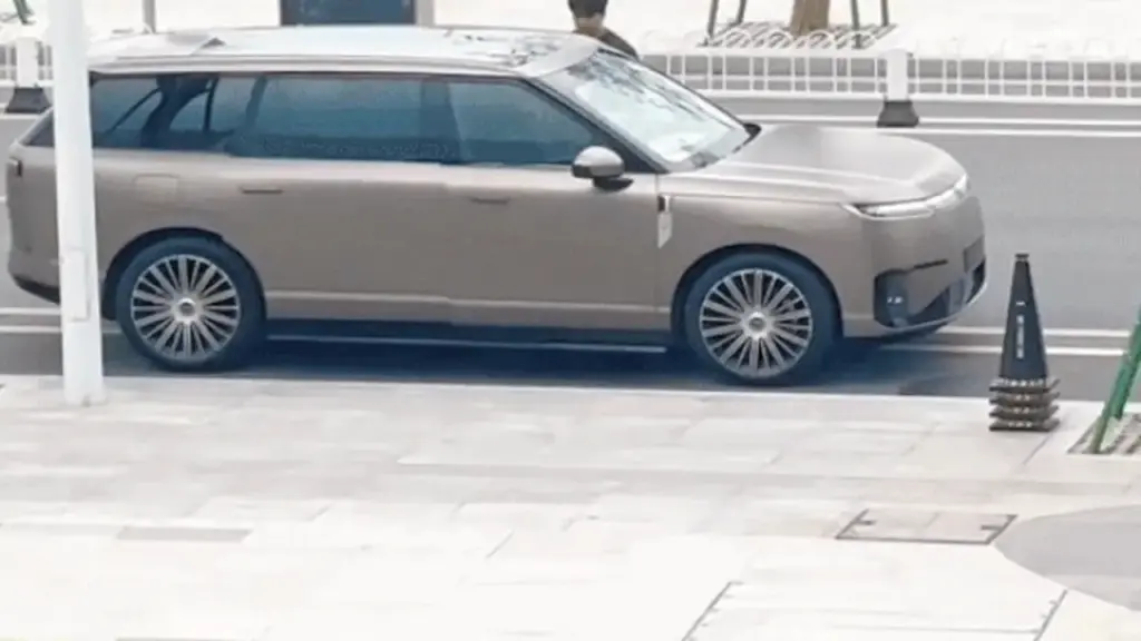 Ôtô tự đóng mở cùng lúc cả 4 cửa