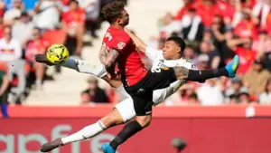 Real thua ở phút bù, hẹp cửa vô địch La Liga