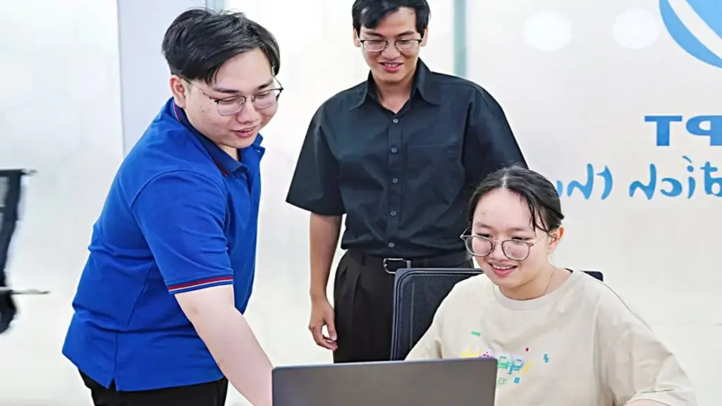 Sinh viên Bách khoa đưa luận văn AI lên tạp chí Q1