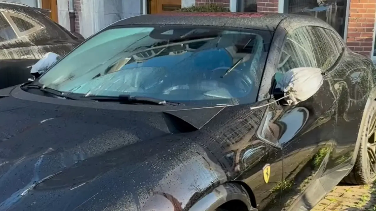 Tài xế nhà giàu lắp khóa chống trộm gương chiếu hậu