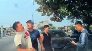 Tài xế tấn công đồng nghiệp trên phố bị tạm giữ