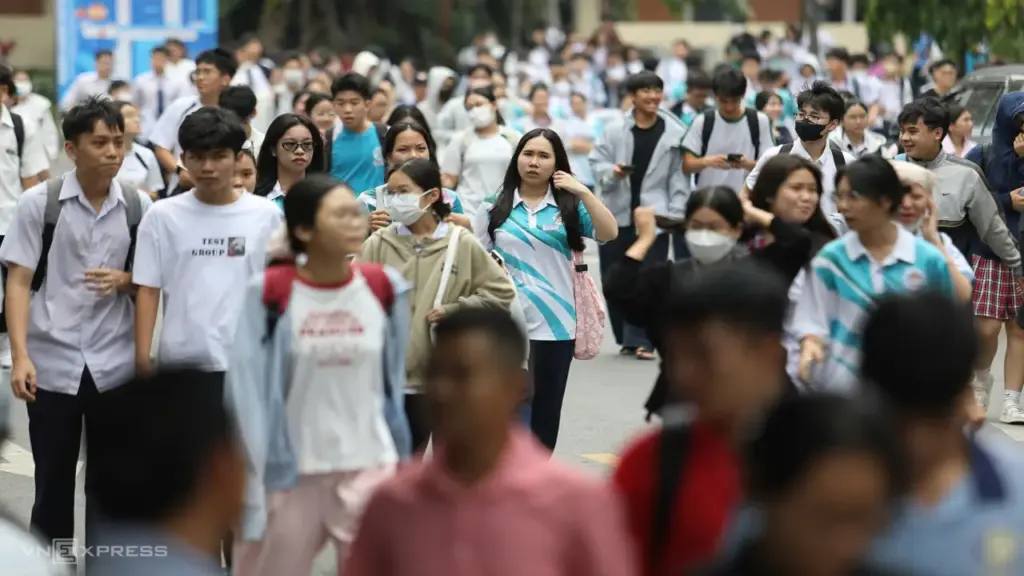 Thí sinh nói đề thi đánh giá năng lực 'khó gấp rưỡi' đề mẫu