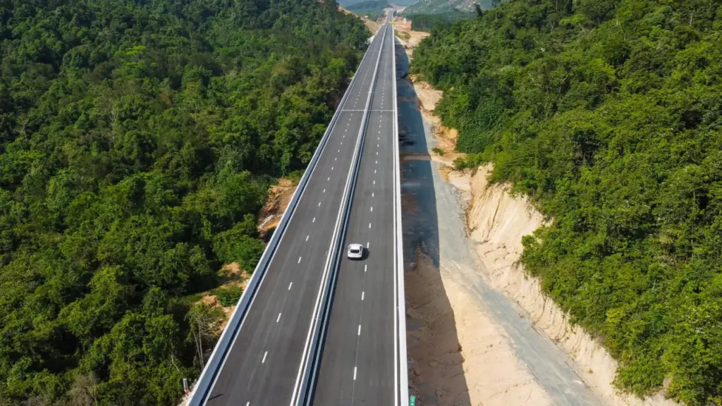 Thông xe toàn tuyến cao tốc Bắc - Nam vào cuối tháng 4