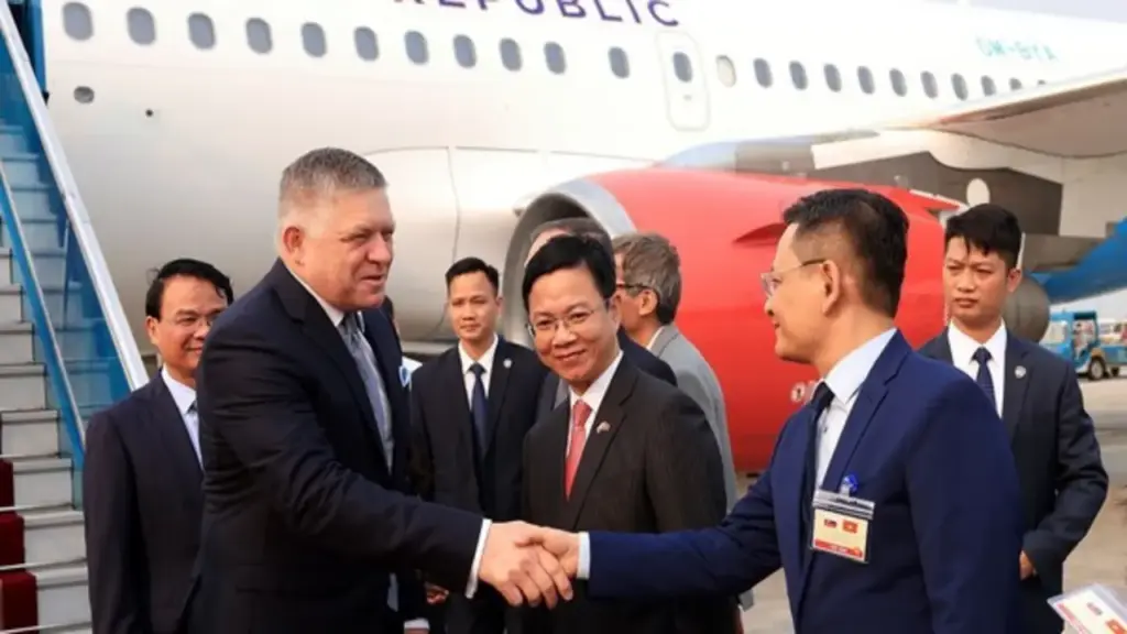 Thủ tướng Slovakia bắt đầu chuyến thăm Việt Nam