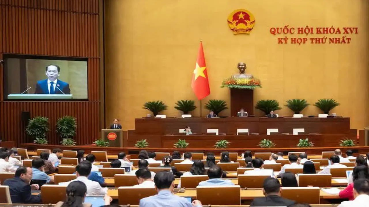 Tin tức sáng 11-4: Quốc hội thảo luận thu hẹp phạm vi các giao dịch bắt buộc phải công chứng