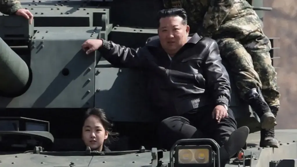 Tình báo Hàn Quốc: Con gái ông Kim Jong-un có thể kế vị cha trong tương lai