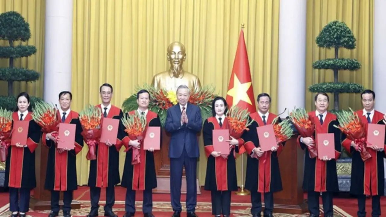 Tổng Bí thư, Chủ tịch nước Tô Lâm trao quyết định bổ nhiệm thẩm phán TAND tối cao