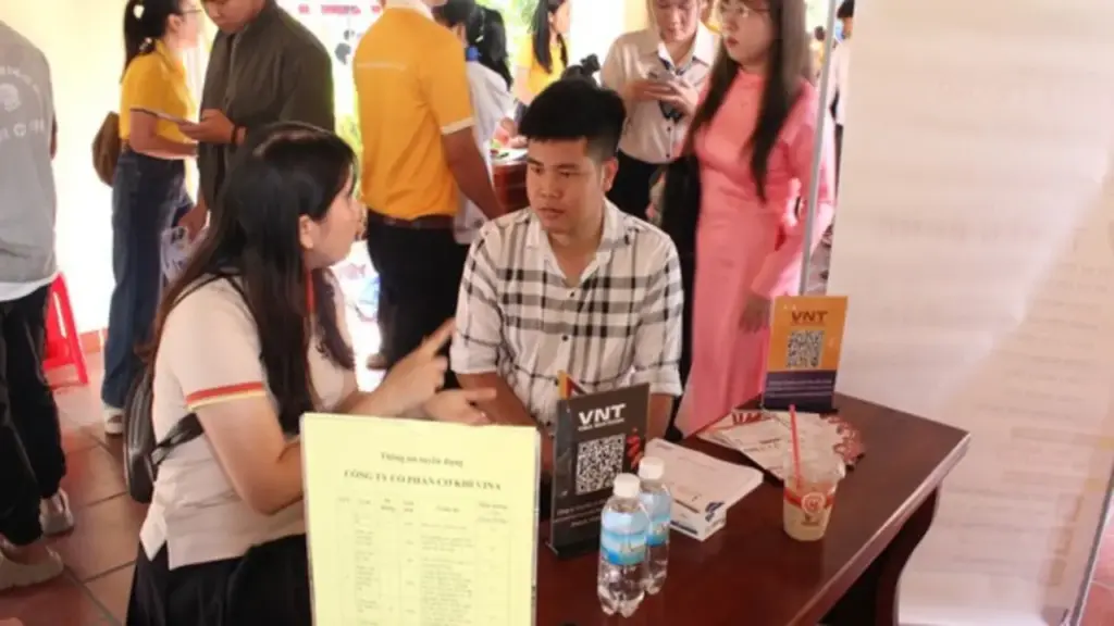 Tuyển dụng lao động tại Khánh Hòa tăng mạnh, hơn 8.000 việc chờ người