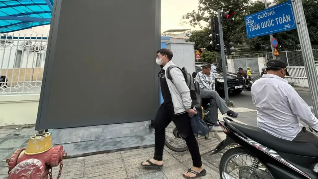 Viễn thông TP.HCM cố tình lắp công trình trái phép ở vỉa hè, Sở Xây dựng kiến nghị Công an điều tra