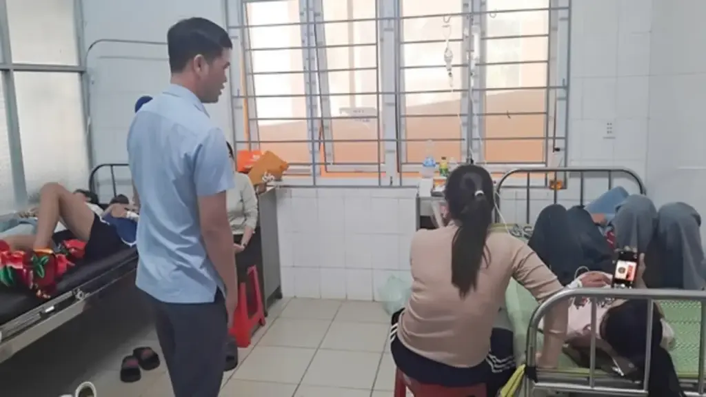 Vụ 86 người ngộ độc bánh mì: Đề xuất phạt cơ sở kinh doanh 80 triệu đồng